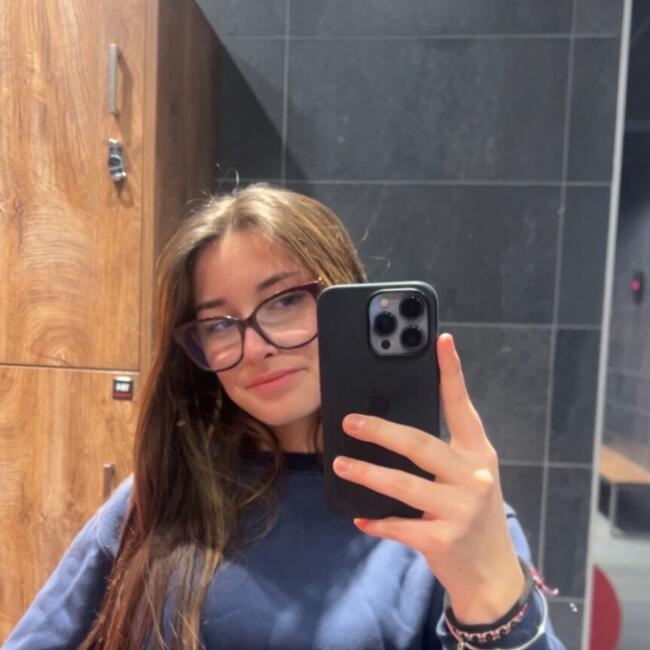 Babysitter in Nîmes: Paoline