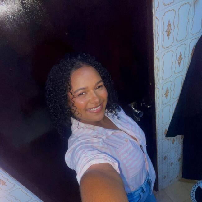 Babá em Recife: Júlia