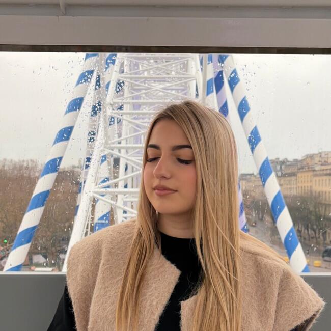 Babysitter in Créon: Mathilde