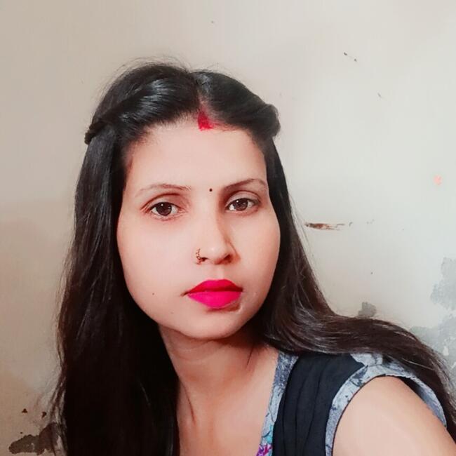 Babysitter in Noida: Moni