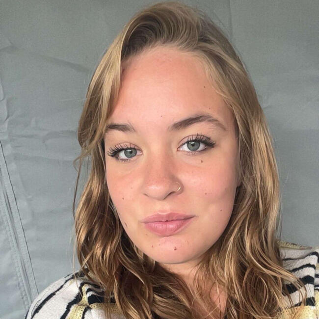Babysitter in Herbeumont: Marion