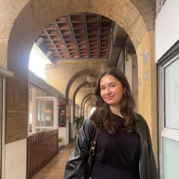Auklė Valensija: Irene