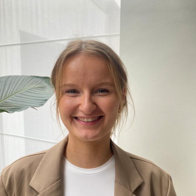 Babysitter in Moeskroen: Thea