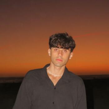 Babysitter in Dos Hermanas: Adrian