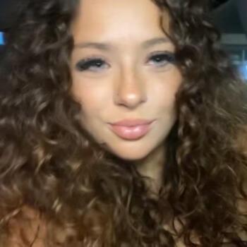 Babysitter Bedford: Emily