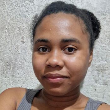 Babysitter in Ferraz de Vasconcelos: Ester