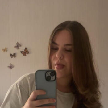 Babysitter in Bedford: Naomi