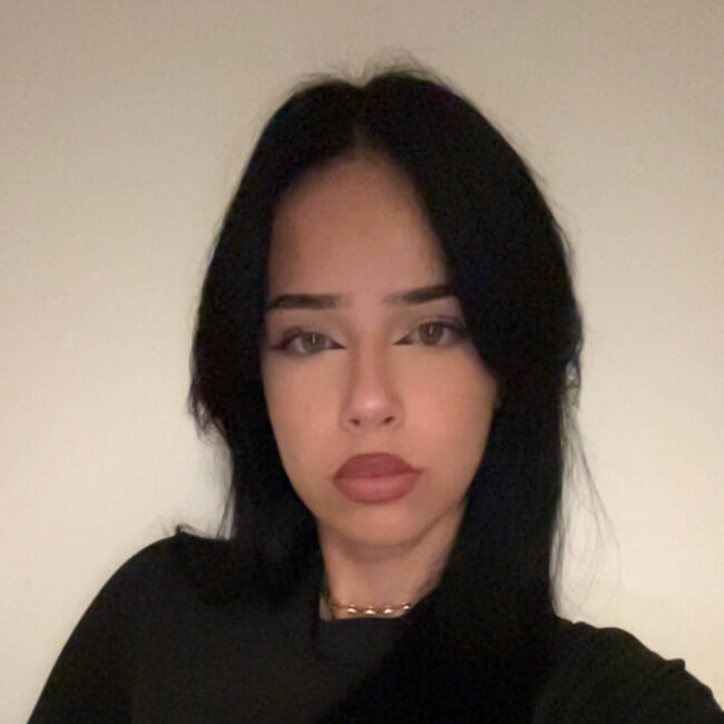 Babysitter in Saône: Ana