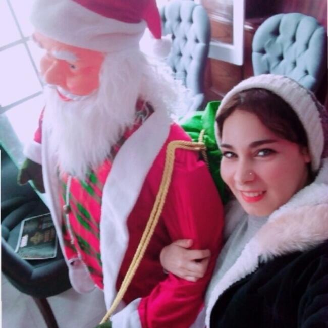 Babysitter in Fāqūs: Abeer