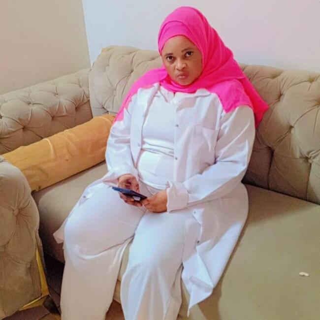 جليسة أطفال في الرياض: Naigaga