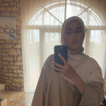 Baby-sitter Aubergenville: Safia