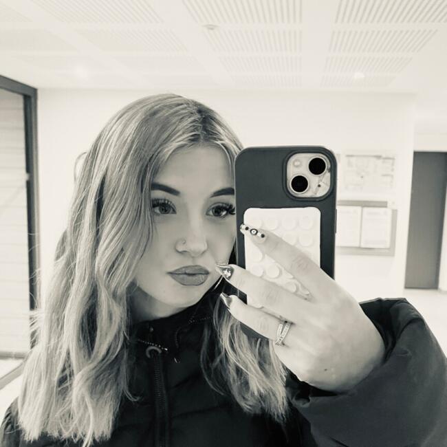 Babysitter in Bénouville: Lya