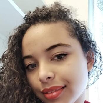 Babysitter in Framingham: Dyenis