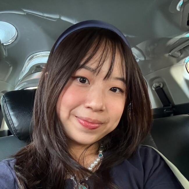 Babysitter in Singapore: Sylvia