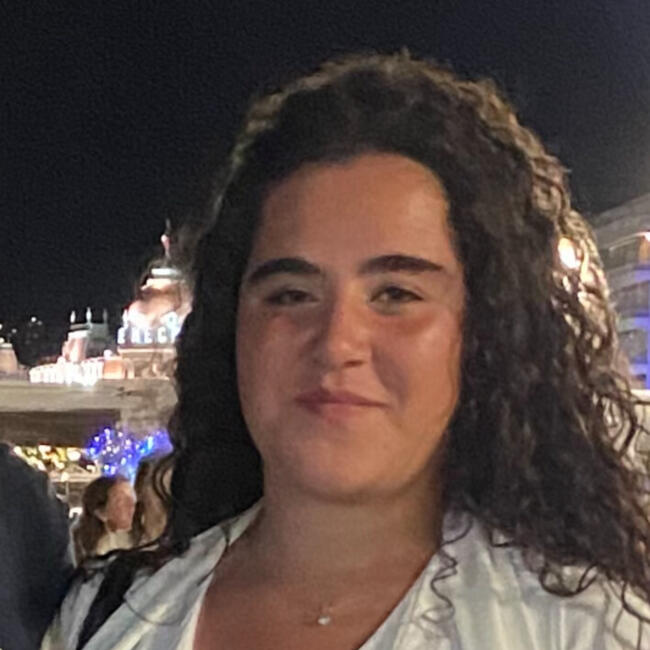 Babysitter in Châteauneuf: LYNA