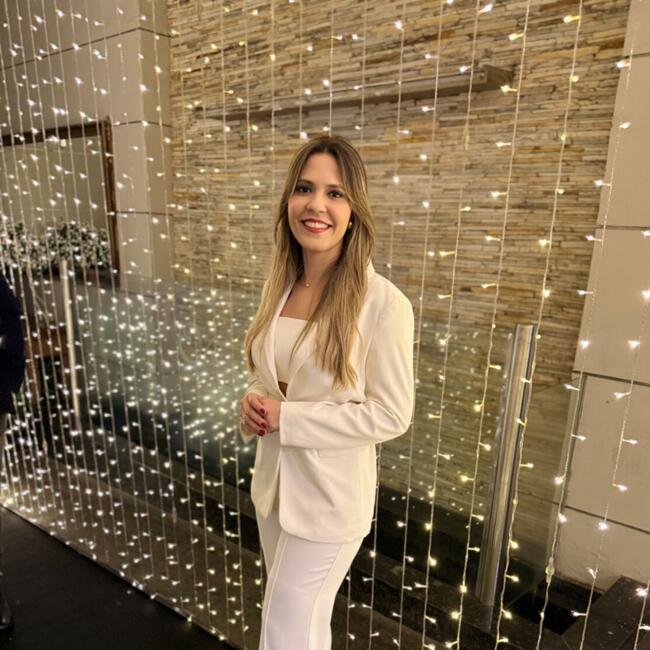 Emprego de babá em Belo Horizonte: Carine