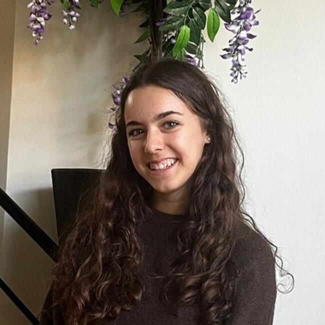 Babysitter in Saint-Orens-de-Gameville: Léonie