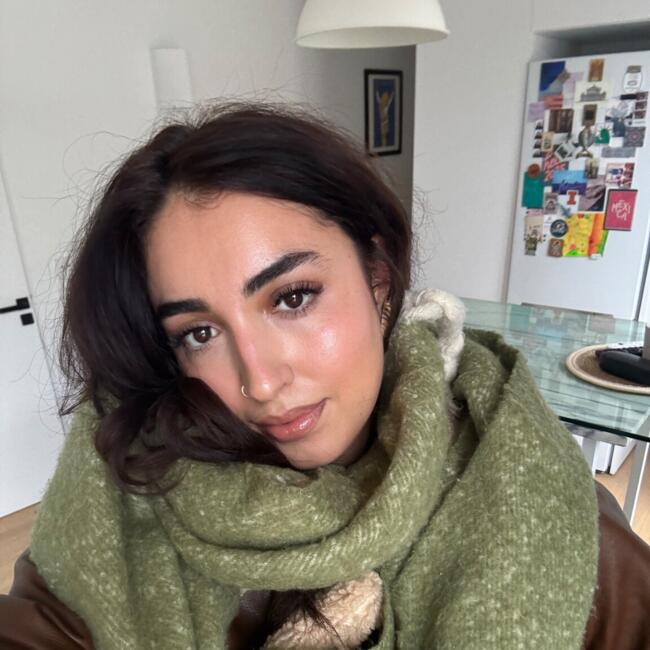 Babysitter in Paris: María