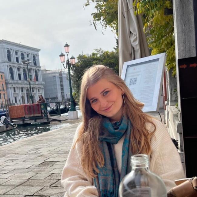Babysitter in Berlin: Finia