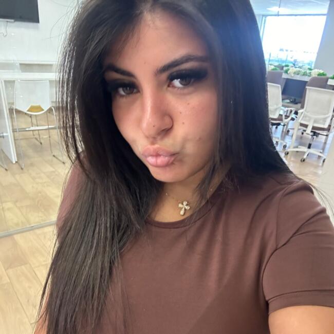 Babysitter a Carinaro: Simona