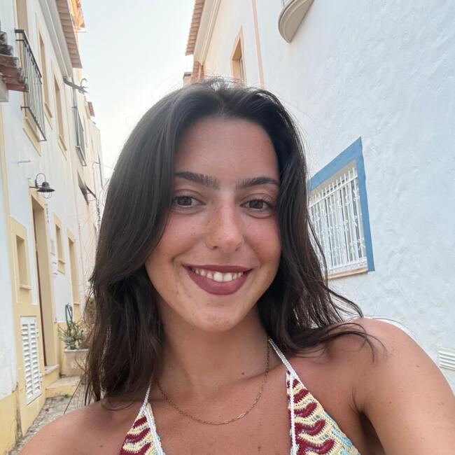 Babysitter in Seixal: Carolina