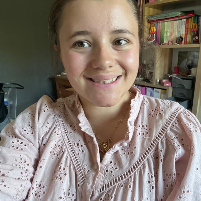 Babysitter in Halinghen: Angele
