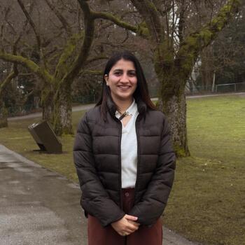 Baby-sitter in Surrey: Navjot