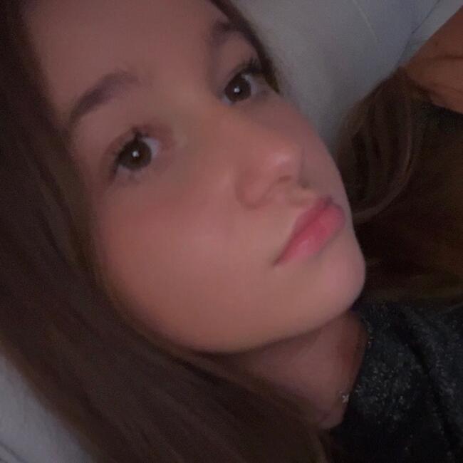 Babysitter in Cannes: Nina