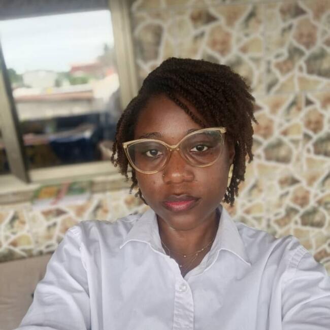 Babysitter in Libreville: Hélène