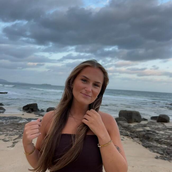 Babysitter in Sunshine Coast: Athina
