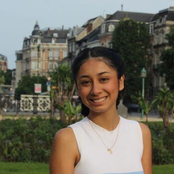 Babysitter in Saint-Gilles: Sarah