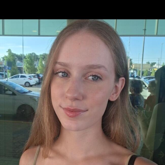 Babysitter in Pelotas: Ana Júlia