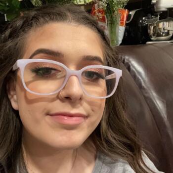 Baby-sitter in Calgary: Nadine