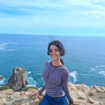 Babysitter em São Domingos de Rana: Emily
