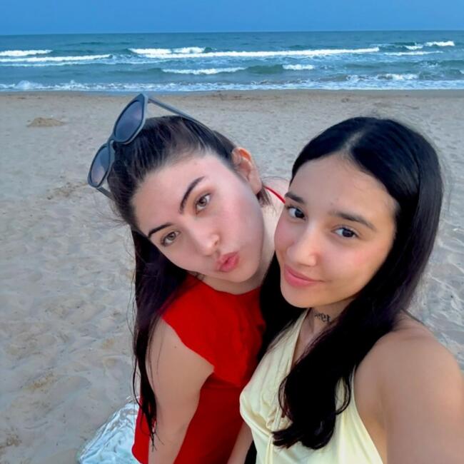 Niñera en Gandía: Brisa y Tiziana
