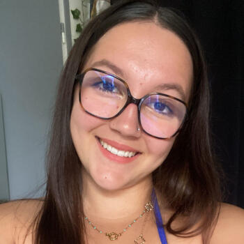 Babysitter in Les Magnils-Reigniers: Cassie