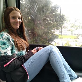 Babysitter Queenstown: Chloe