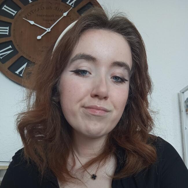 Babysitter in Étaples: Justine