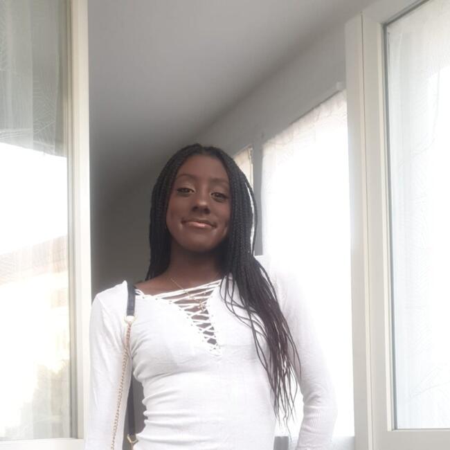 Babysitter in Chevreuse: Lauryn