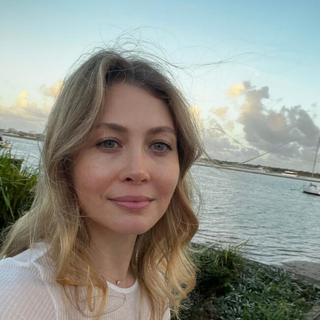 Babysitter in Gold Coast: Laura