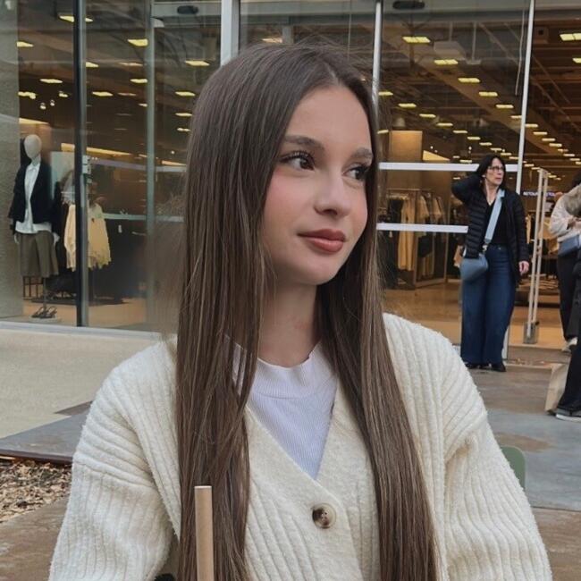 Babysitter in Crolles: Anaïs