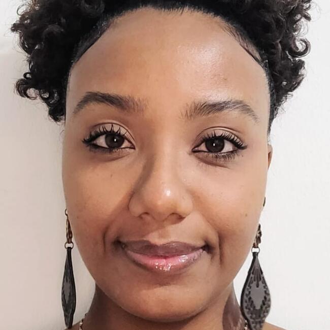 Babysitter in São Gonçalo (São Gonçalo): Thays