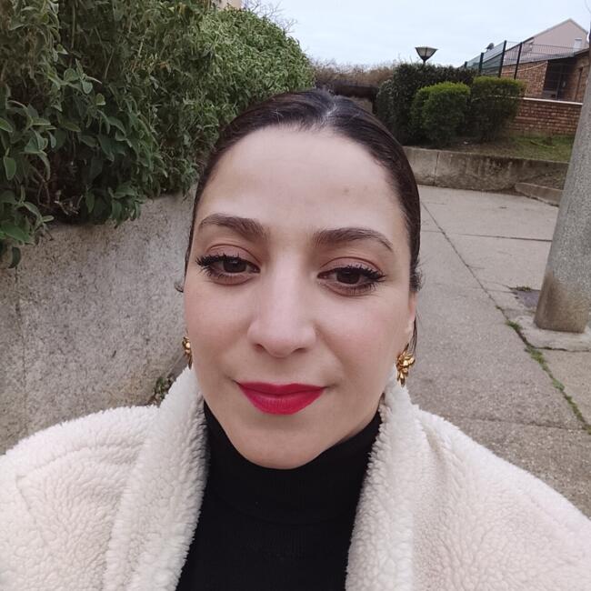 Babysitter in Évry: Sara