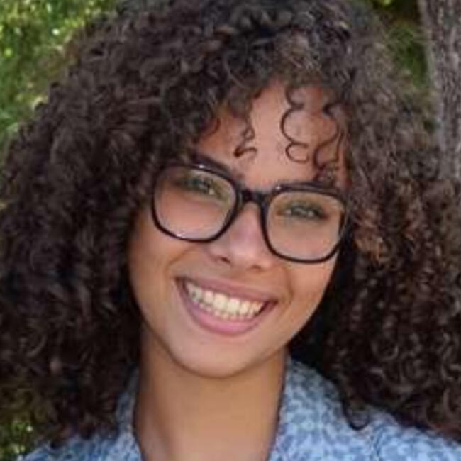 Babysitter in Fontenay-sous-Bois: Dina