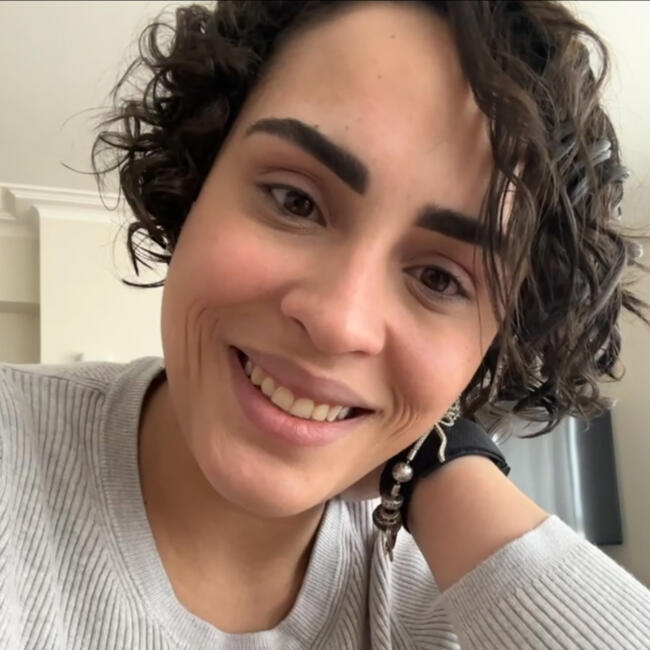 Babysitter in La Louvière: Brenda