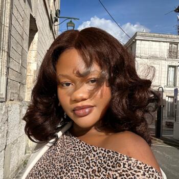 Babysitter in Angoulême: Abigail