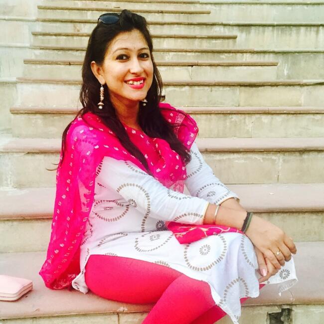 बम्बई में बेबीसिटिंग की नौकरी: Monika