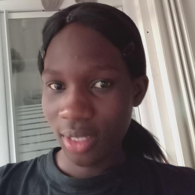 Babysitter in Cergy: Samantha