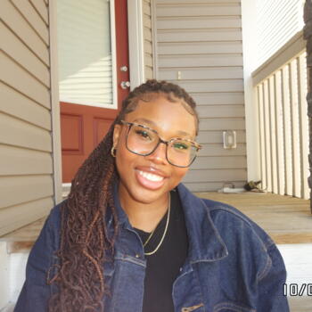 Babysitter in Edmonton: Favour