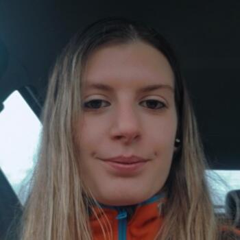 Babysitter in Champlost: Alexandra